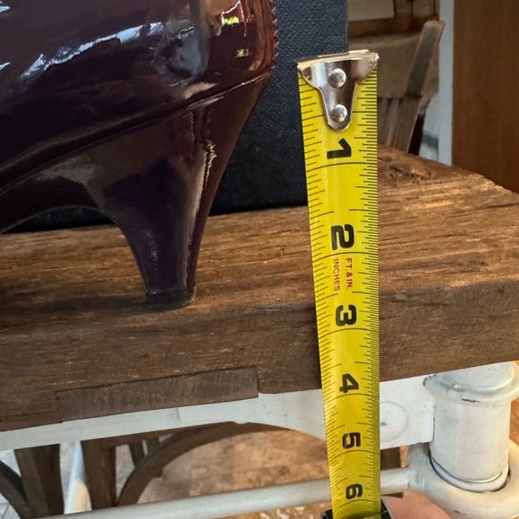 Prada purple patent leather heels - Picture 6 of 7